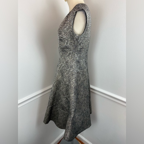 ANNE KLEIN Sleeveless Black & Gold Metallic V-Neck A-Line Dress | Size 4 - Picture 5 of 14